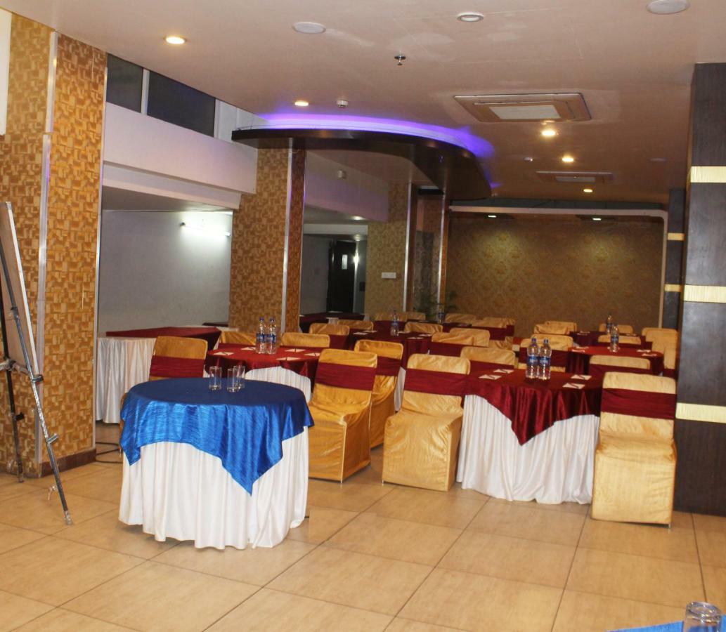 Tgi Apple Inn Dzsaipur Kültér fotó